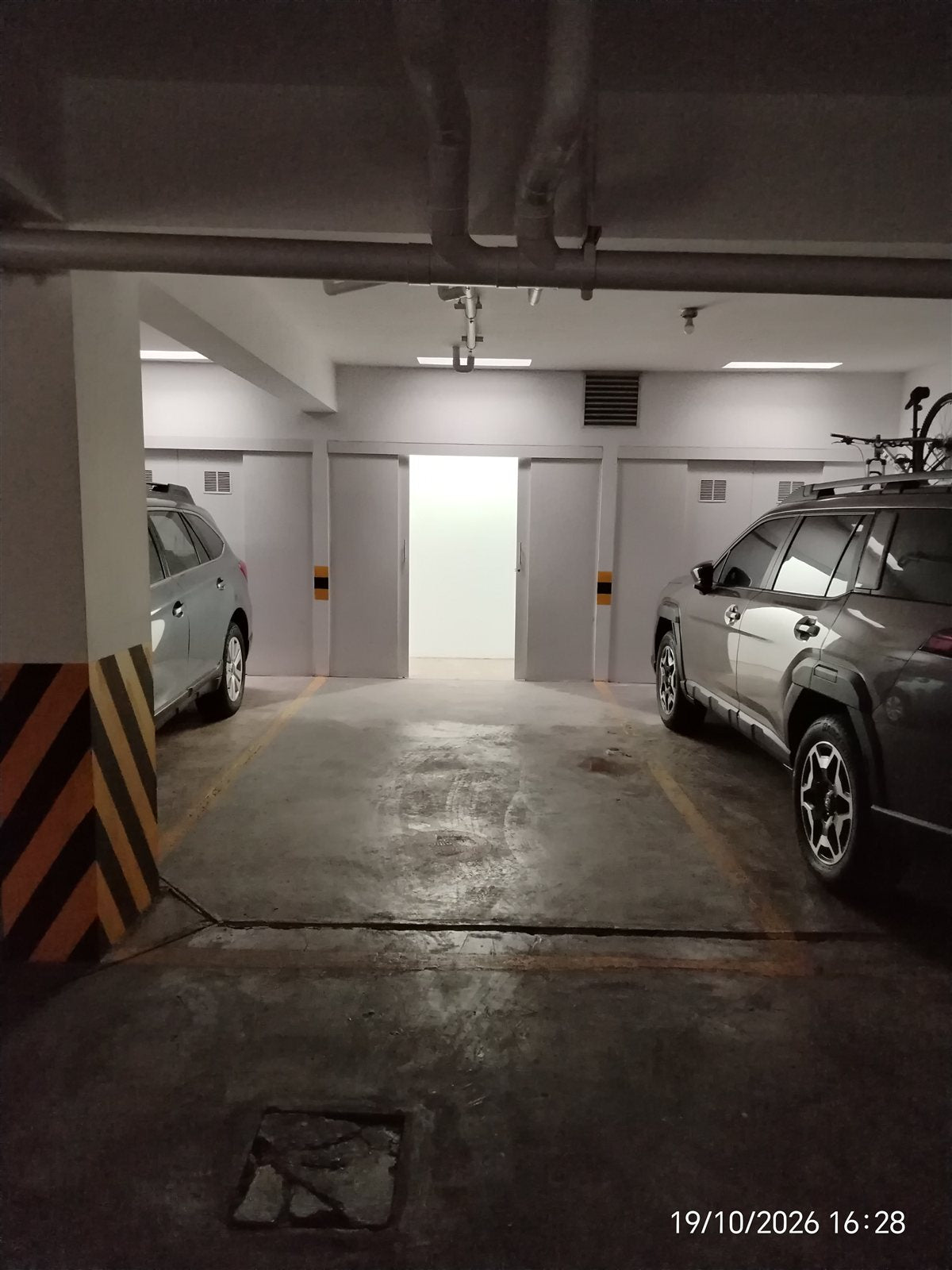 Zona de cochera y depósito