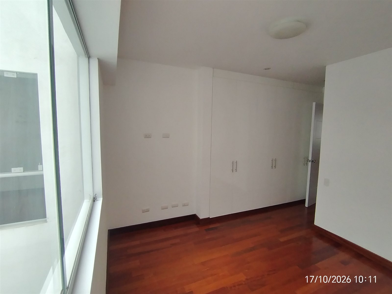 Tercer dormitorio y clóset